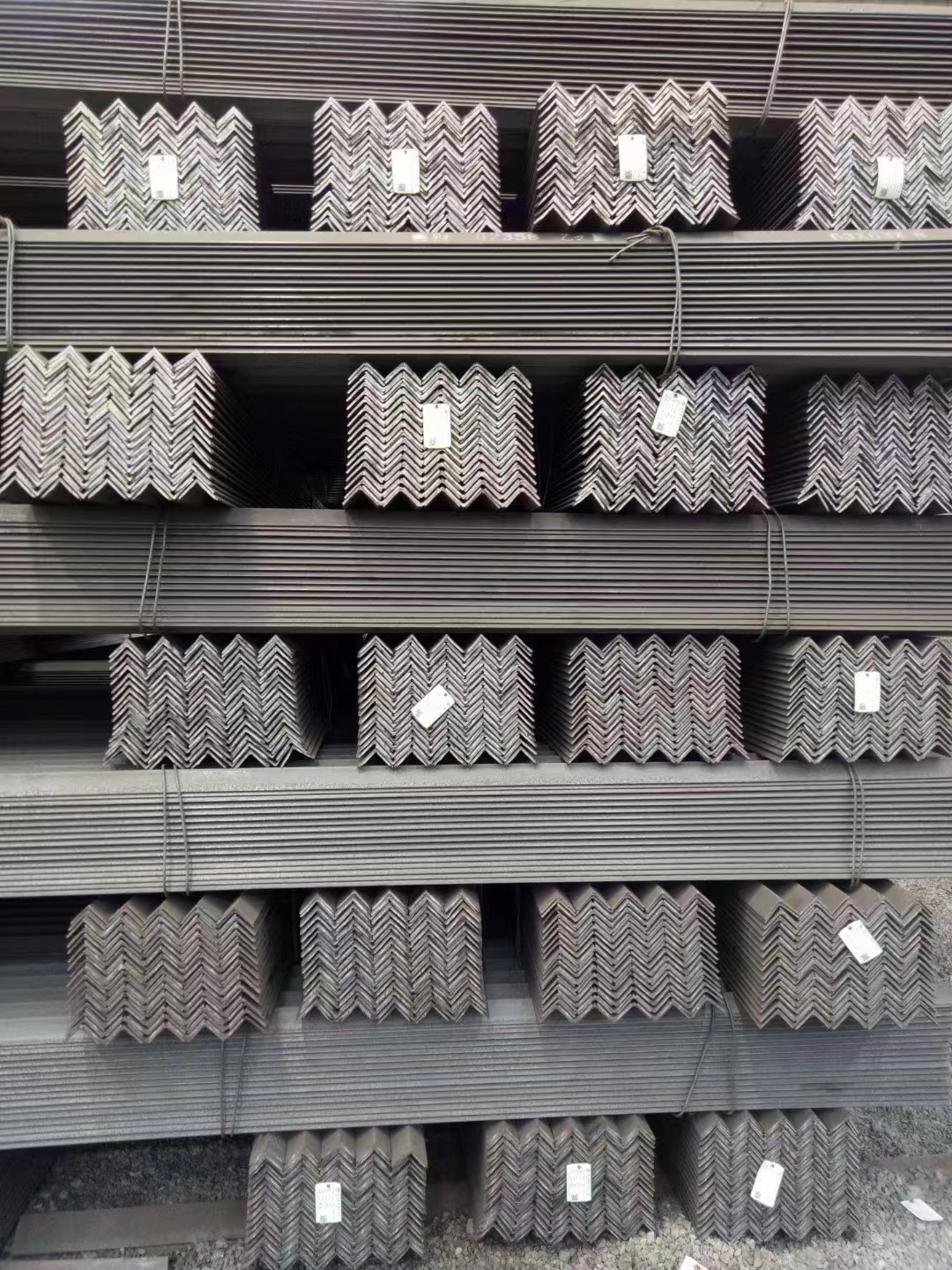 Q355E角鋼多少錢(qián)一噸